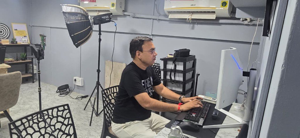 Behind the scenes editing with studio lights